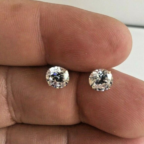 14K SOLID YELLOW GOLD STUD EARRINGS W/ 4 CARATS ROUND SIMULATED DIAMONDS - Picture 2 of 6